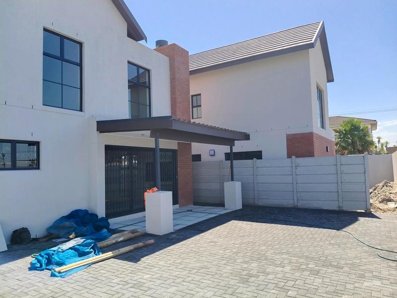 To Let 3 Bedroom Property for Rent in Goodwood Estate Western Cape